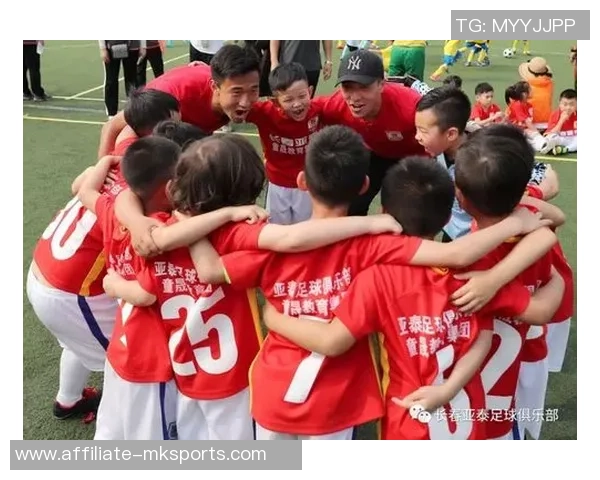 足球梦想与青春热血交织的旅程在路上追逐梦想的少年们如何书写自己的传奇